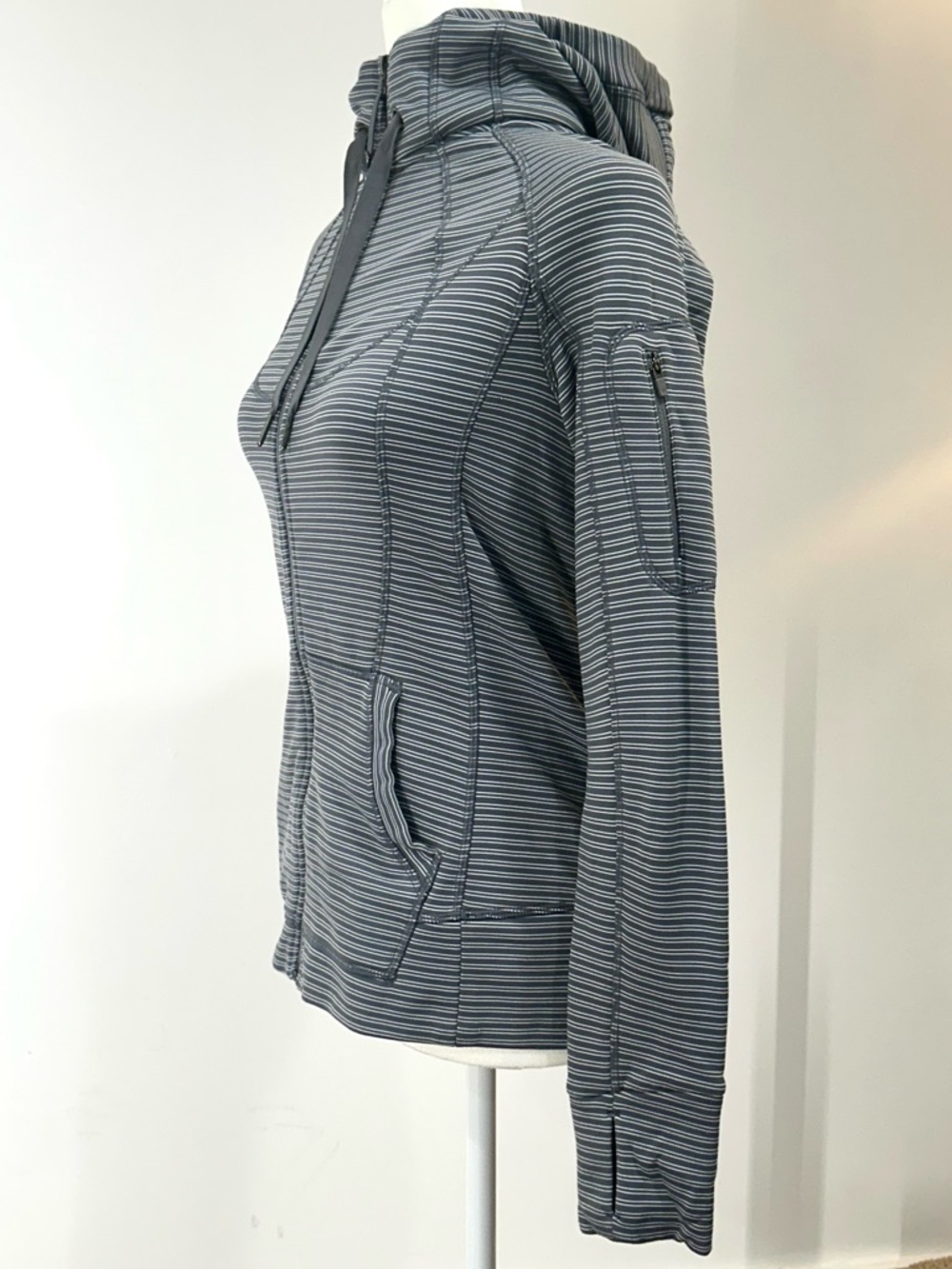 NWOT Athleta Stripped Performance Full Zip Hoodie Women’s Small Gray and White - Picture 2 of 10